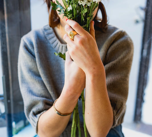 Pure Petals: Embrace Freshness and Mindfulness with Farm-to-Door Flower Delivery